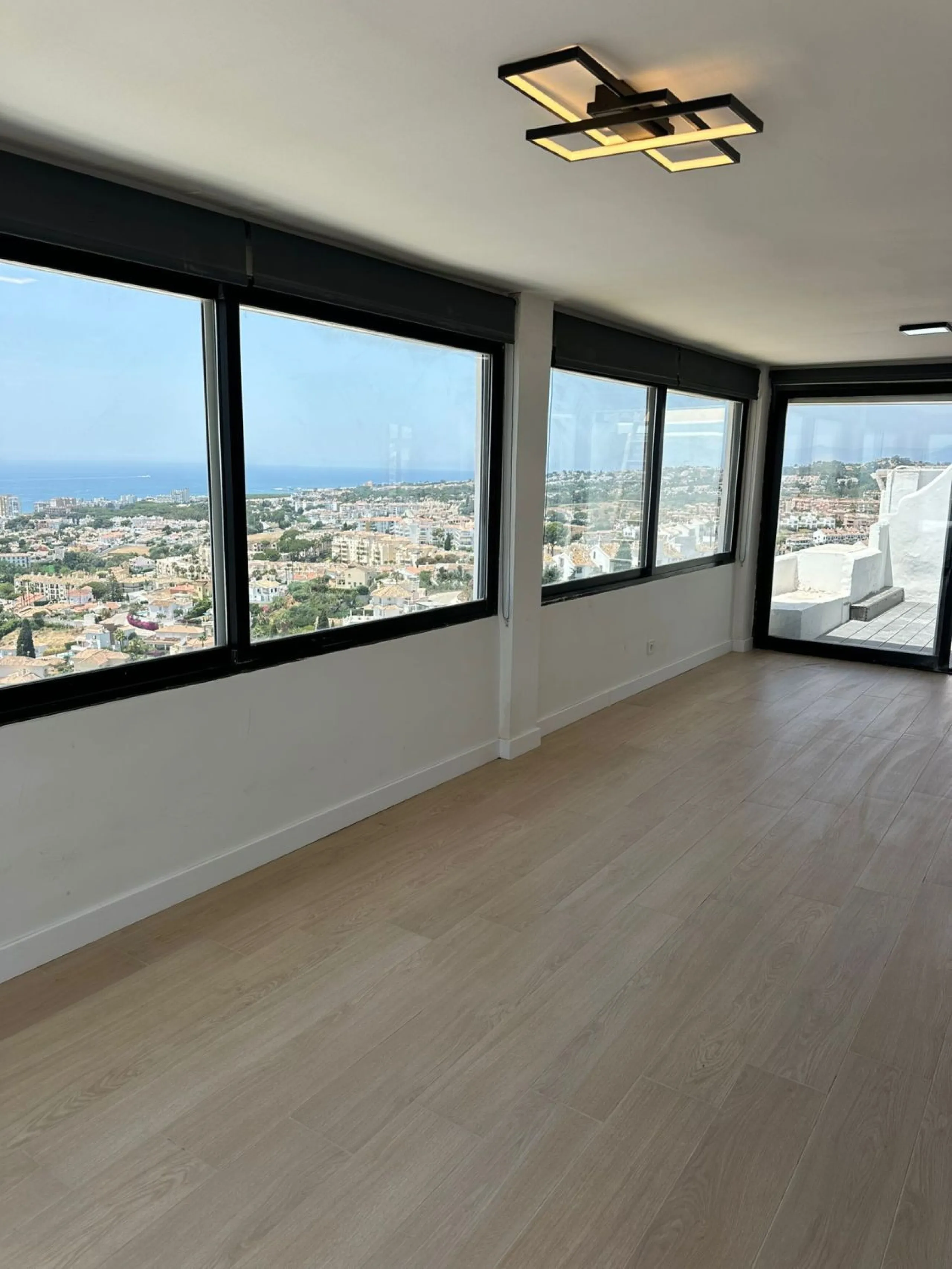 Apartment - Penthouse в продаже в Mijas, Málaga. В доме 3 спален и 2 ванных комнат. Площадь дома 115 м²