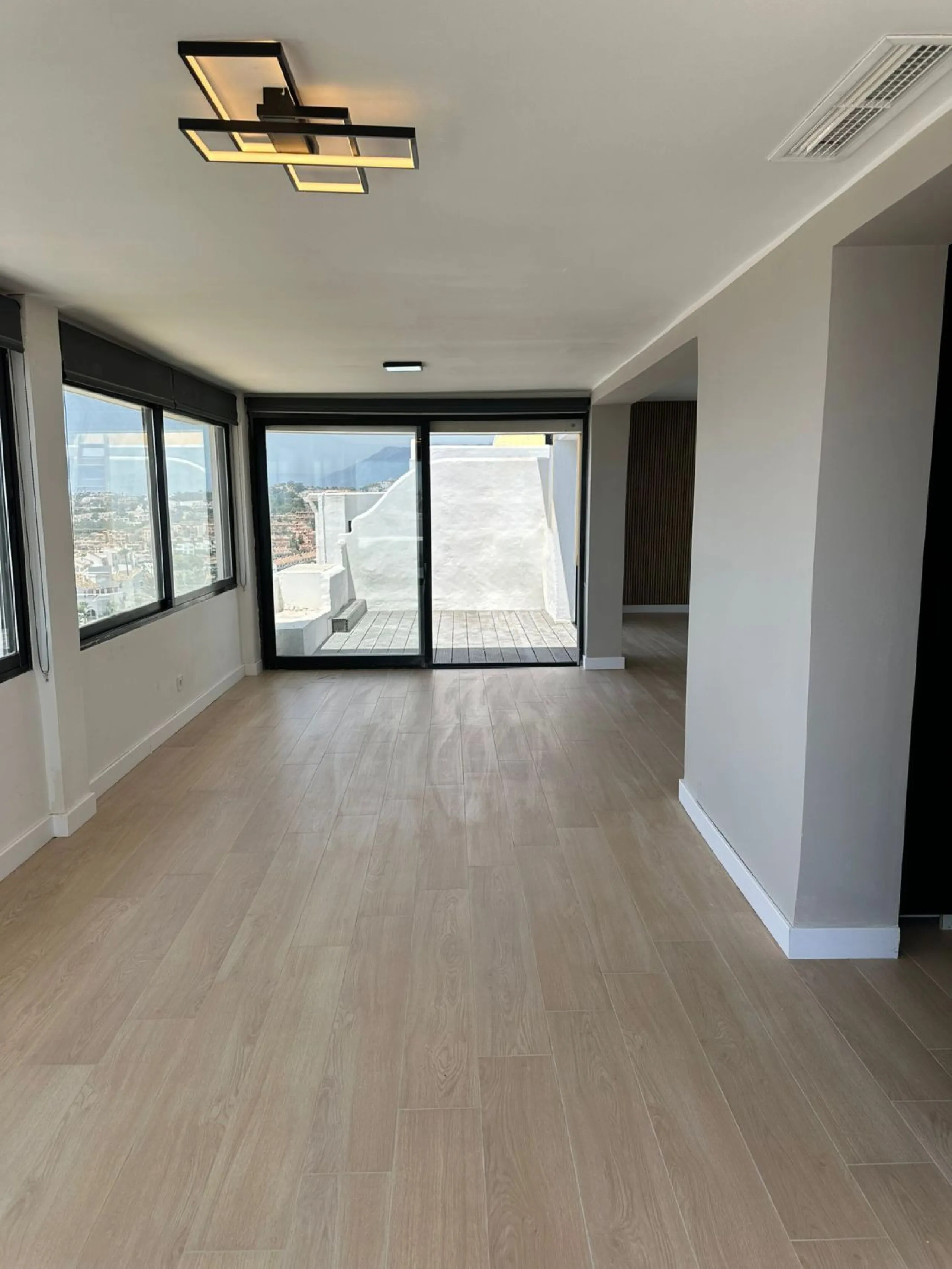 Apartment - Penthouse в продаже в Mijas, Málaga. В доме 3 спален и 2 ванных комнат. Площадь дома 115 м²