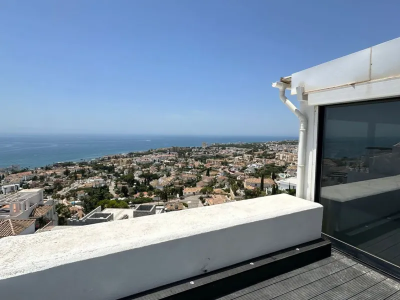 Apartment - Penthouse в продаже в Mijas, Málaga. В доме 3 спален и 2 ванных комнат. Площадь дома 115 м²