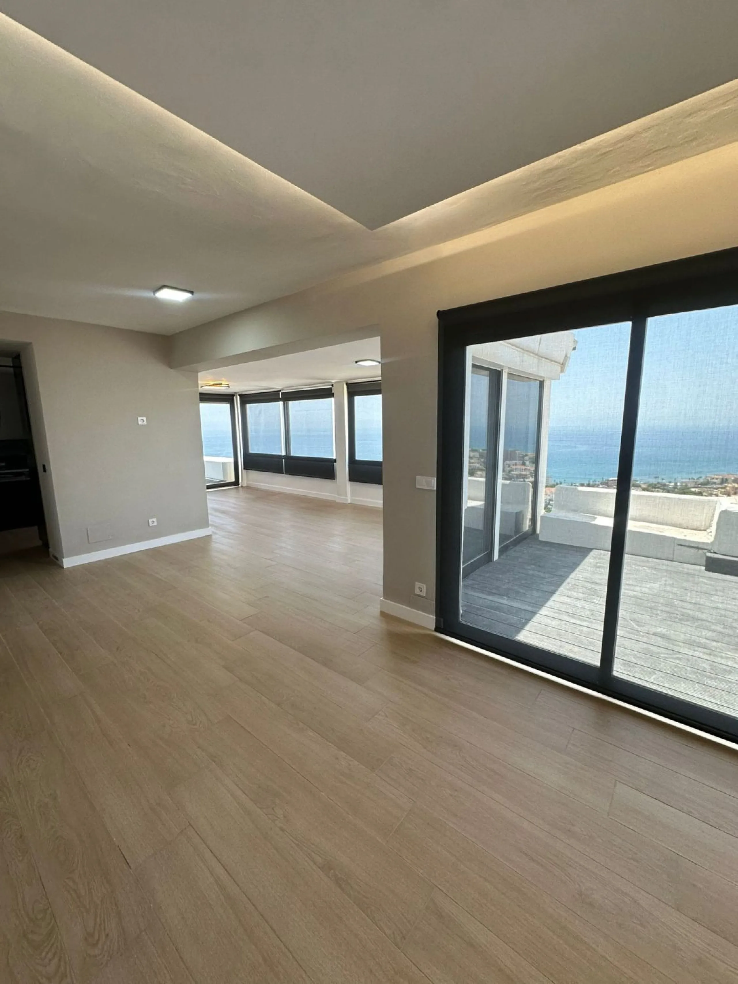 Apartment - Penthouse в продаже в Mijas, Málaga. В доме 3 спален и 2 ванных комнат. Площадь дома 115 м²