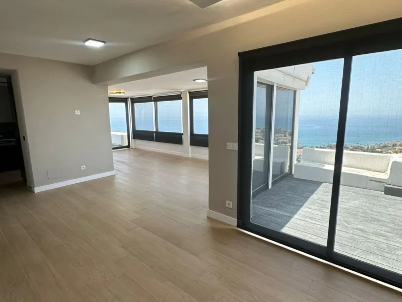 Apartment - Penthouse в продаже в Mijas, Málaga. В доме 3 спален и 2 ванных комнат. Площадь дома 115 м²