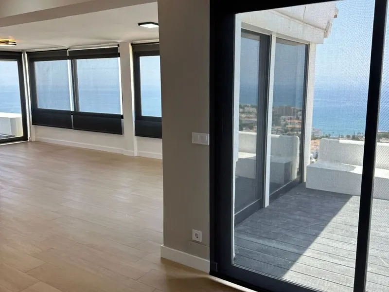 Apartment - Penthouse в продаже в Mijas, Málaga. В доме 3 спален и 2 ванных комнат. Площадь дома 115 м²