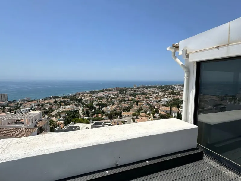 Apartment - Penthouse в продаже в Mijas, Málaga. В доме 3 спален и 2 ванных комнат. Площадь дома 115 м²