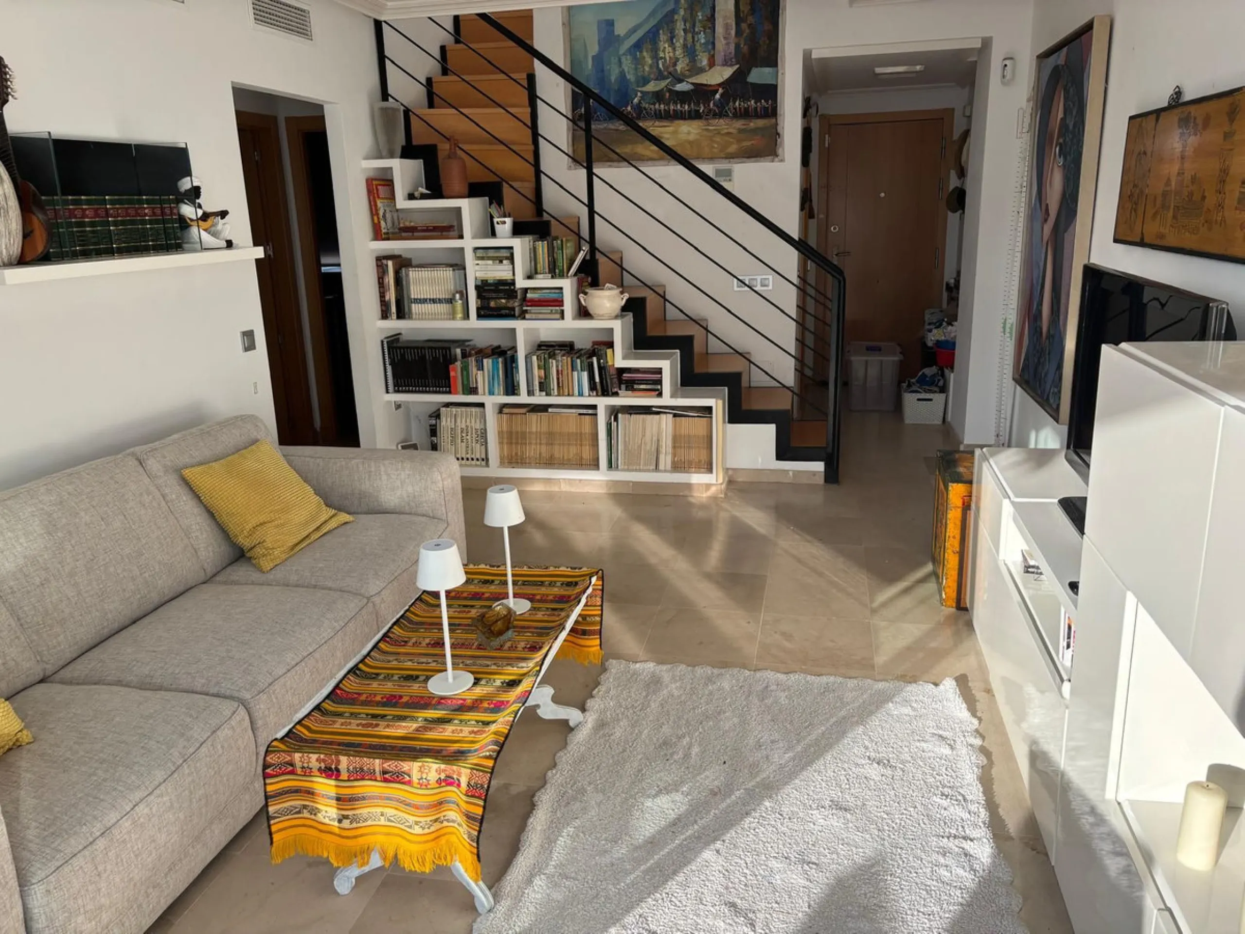 Frontline top floor duplex apartment located on the beach of El Peñoncillo in Torrox-Costa with direct access to the sea.
