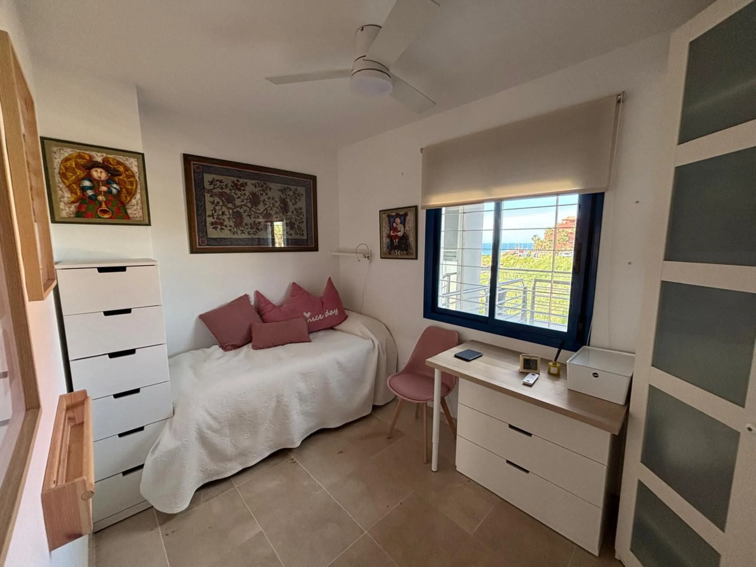 Frontline top floor duplex apartment located on the beach of El Peñoncillo in Torrox-Costa with direct access to the sea.