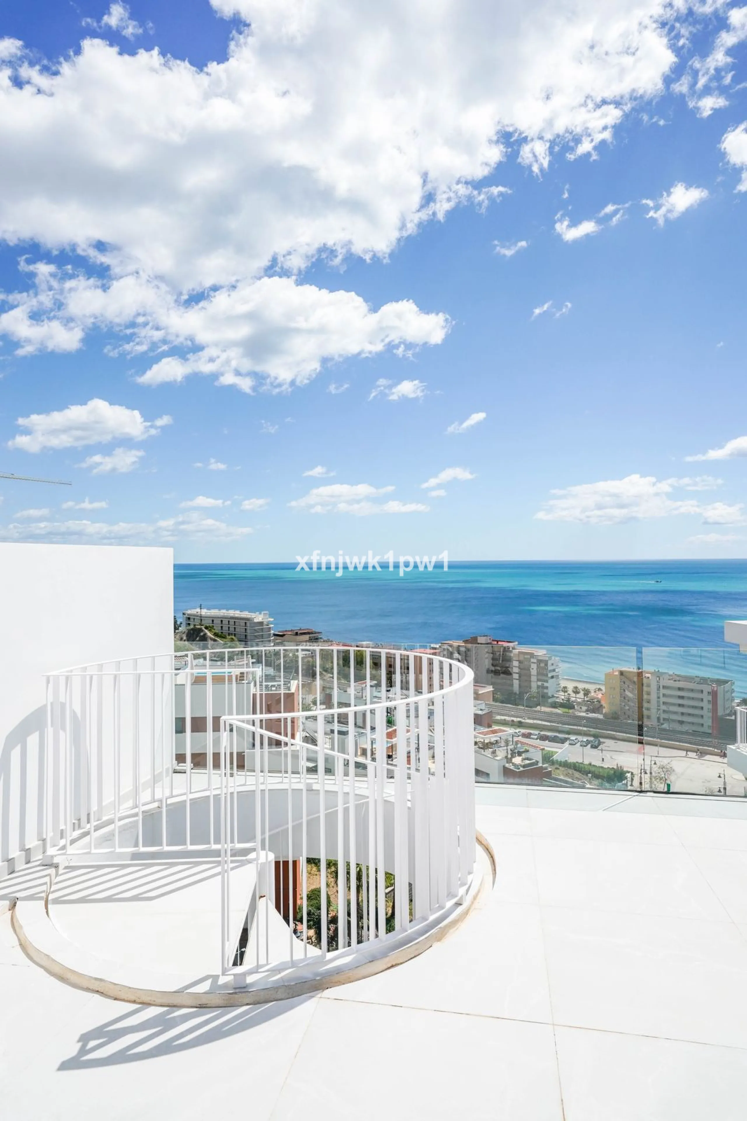 This magnificent penthouse has a total of 239 m2 built area, distributed across 85 m2 of living space, a 34 m2 terrace, and a 120 m2 solarium. It also includes two large parking spaces and a storage room, included in the price.
