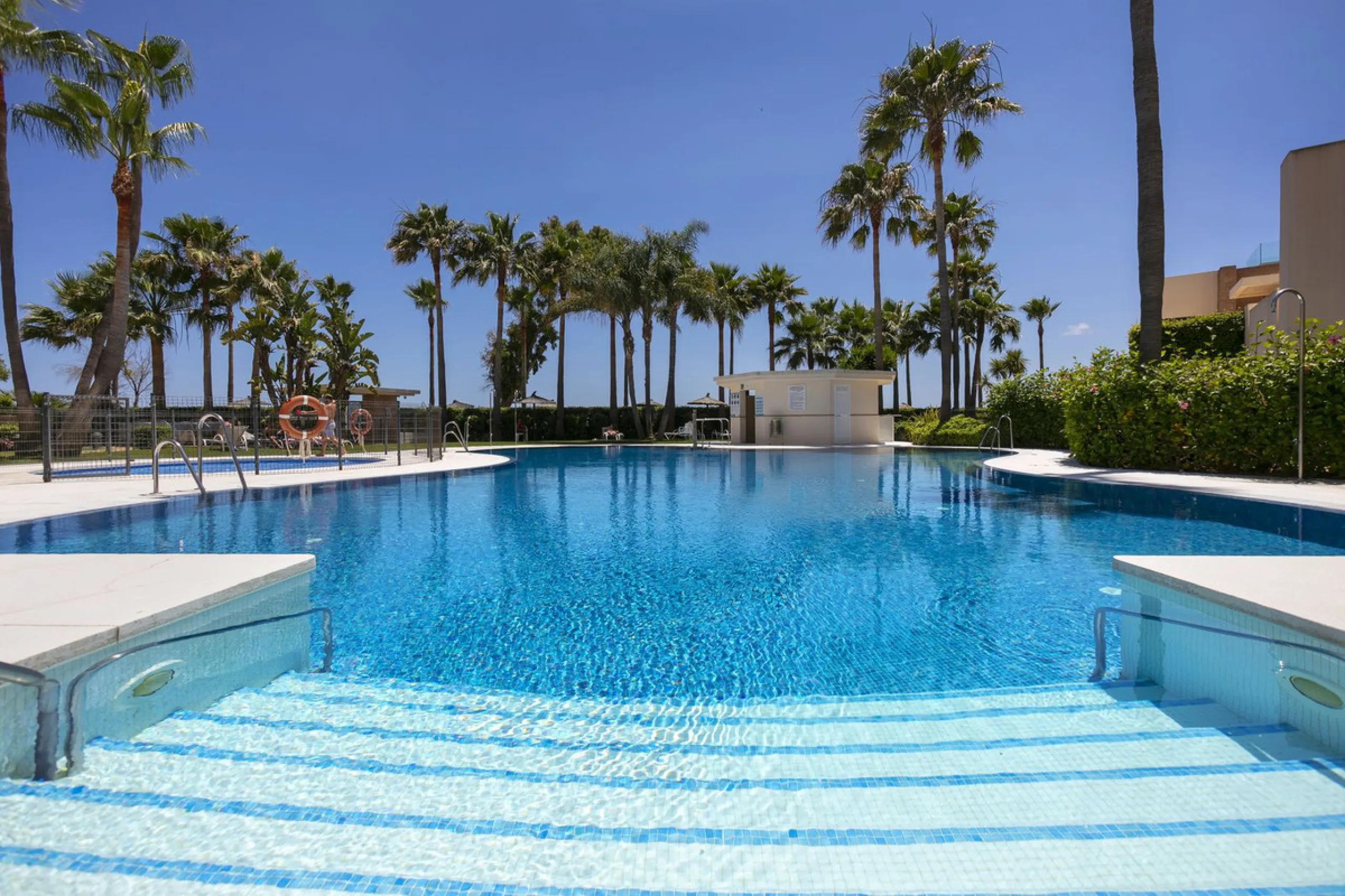 Stunning 3 bed duplex with private rooftop pool located in the exclusive beachfront urbanisation Bahia de la Plata.