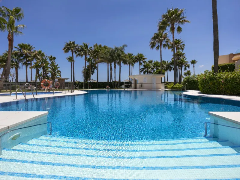 Stunning 3 bed duplex with private rooftop pool located in the exclusive beachfront urbanisation Bahia de la Plata.