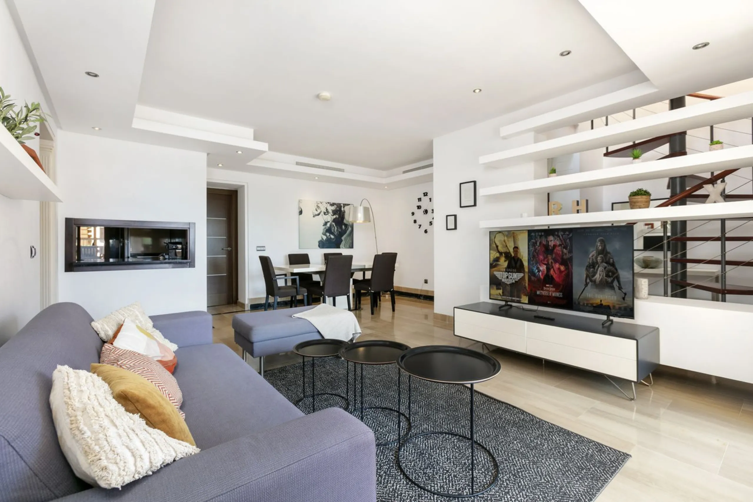 Stunning 3 bed duplex with private rooftop pool located in the exclusive beachfront urbanisation Bahia de la Plata.
