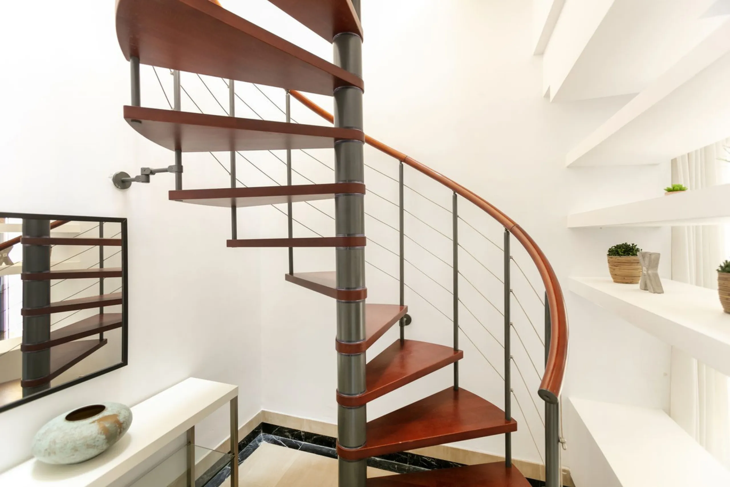 Stunning 3 bed duplex with private rooftop pool located in the exclusive beachfront urbanisation Bahia de la Plata.
