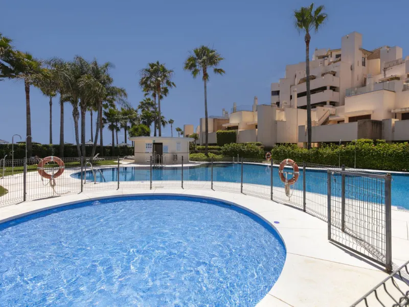 Stunning 3 bed duplex with private rooftop pool located in the exclusive beachfront urbanisation Bahia de la Plata.