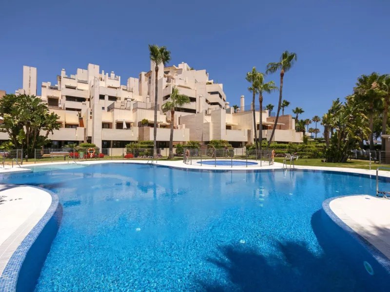 Stunning 3 bed duplex with private rooftop pool located in the exclusive beachfront urbanisation Bahia de la Plata.