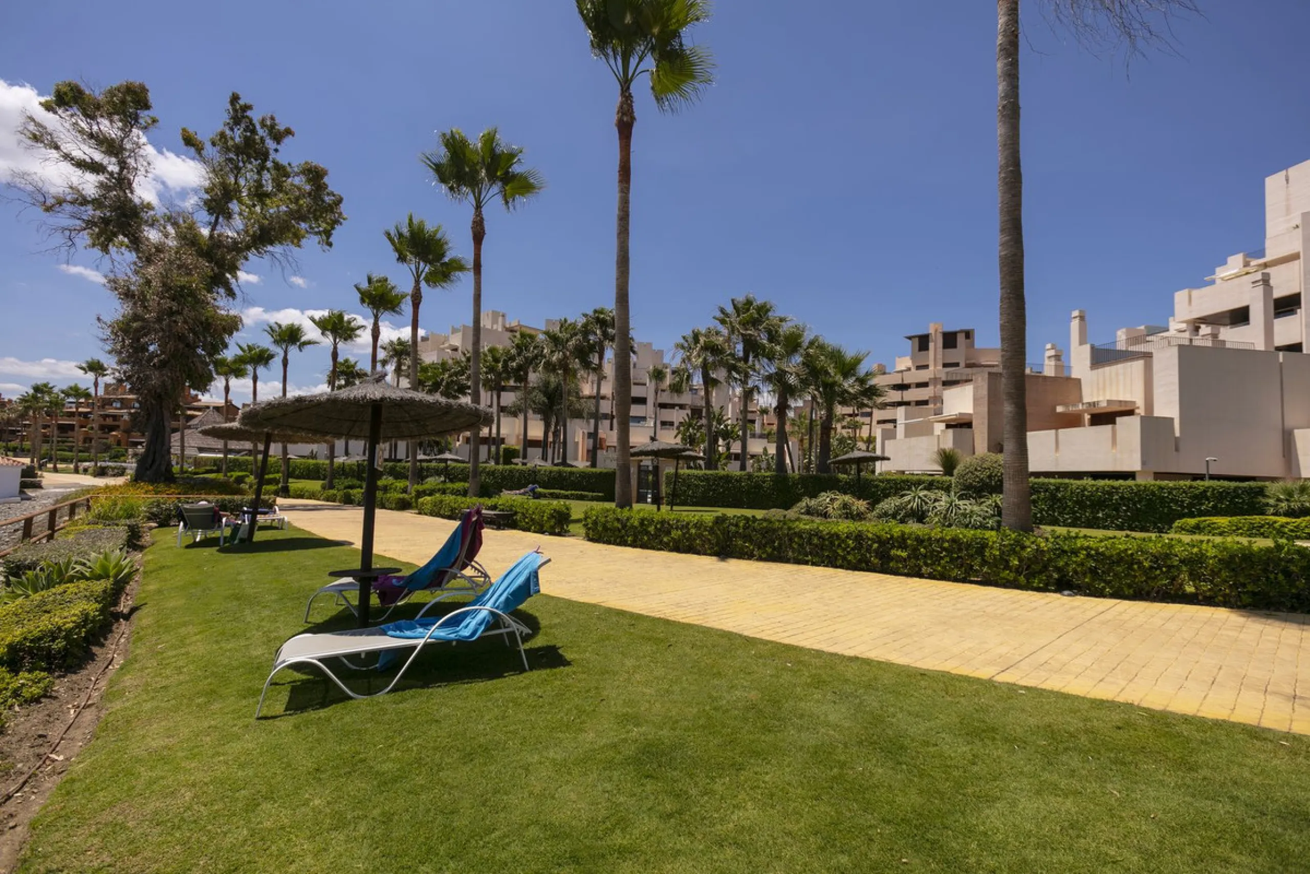 Stunning 3 bed duplex with private rooftop pool located in the exclusive beachfront urbanisation Bahia de la Plata.