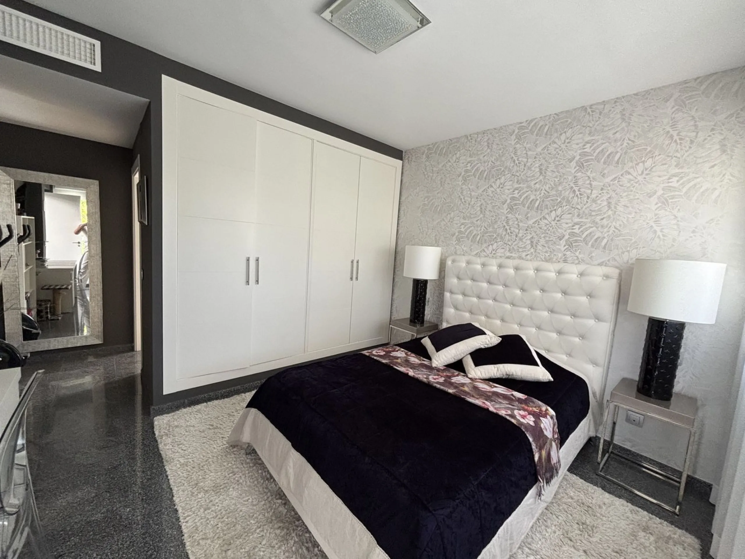 This stylish modern villa is located frontline to the golf course in the sought-after La Cala Golf Resort. With clean lines, large windows, and a sleek design, the property offers bright and open living spaces with stunning golf and mountain views and a r