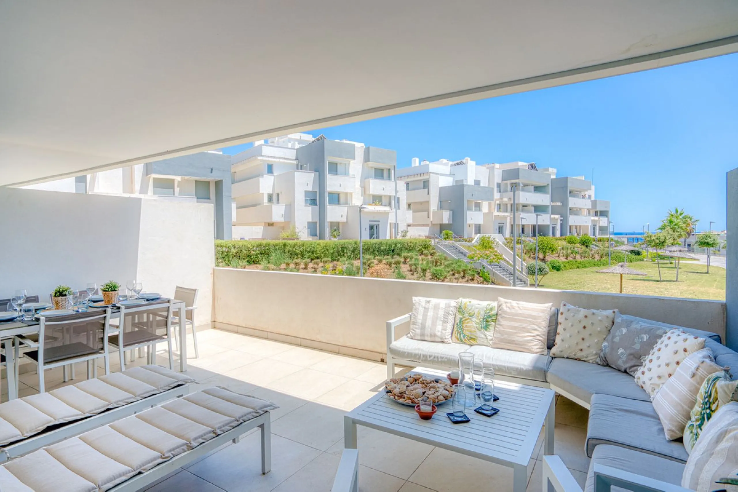 Modern 2-Bedroom Ground Floor Apartment with Sea Views in Estepona