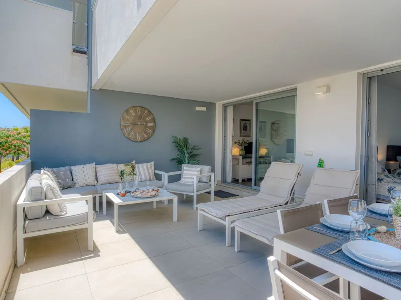 Modern 2-Bedroom Ground Floor Apartment with Sea Views in Estepona