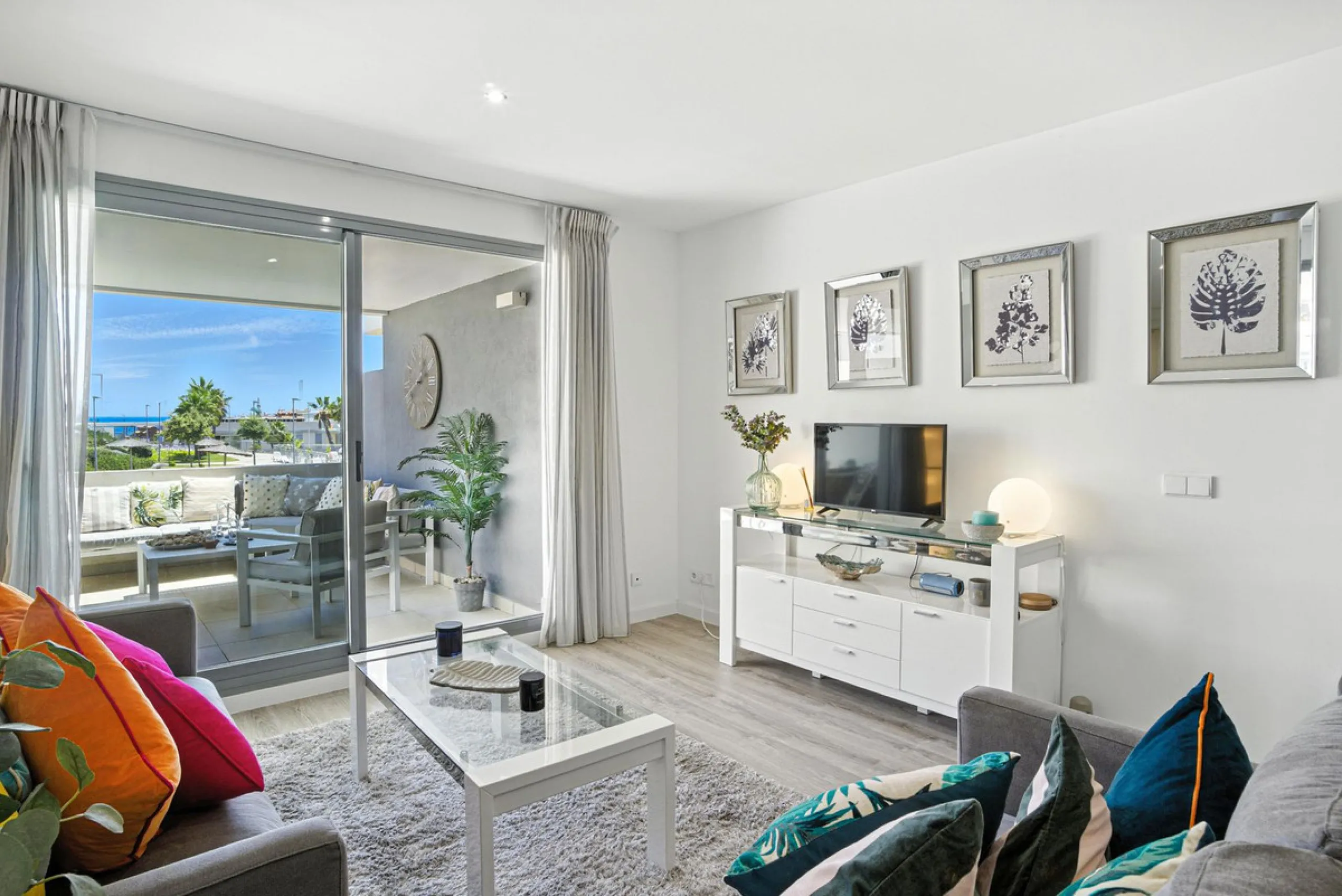 Modern 2-Bedroom Ground Floor Apartment with Sea Views in Estepona