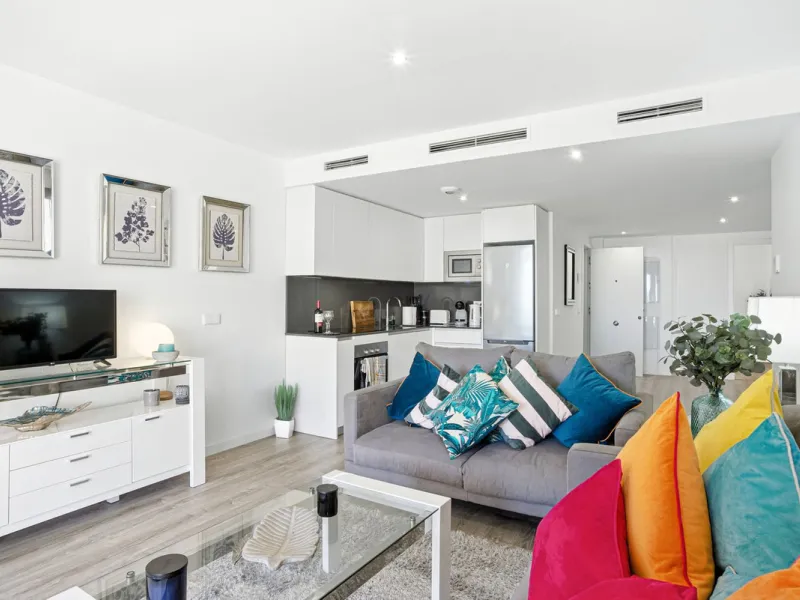 Modern 2-Bedroom Ground Floor Apartment with Sea Views in Estepona