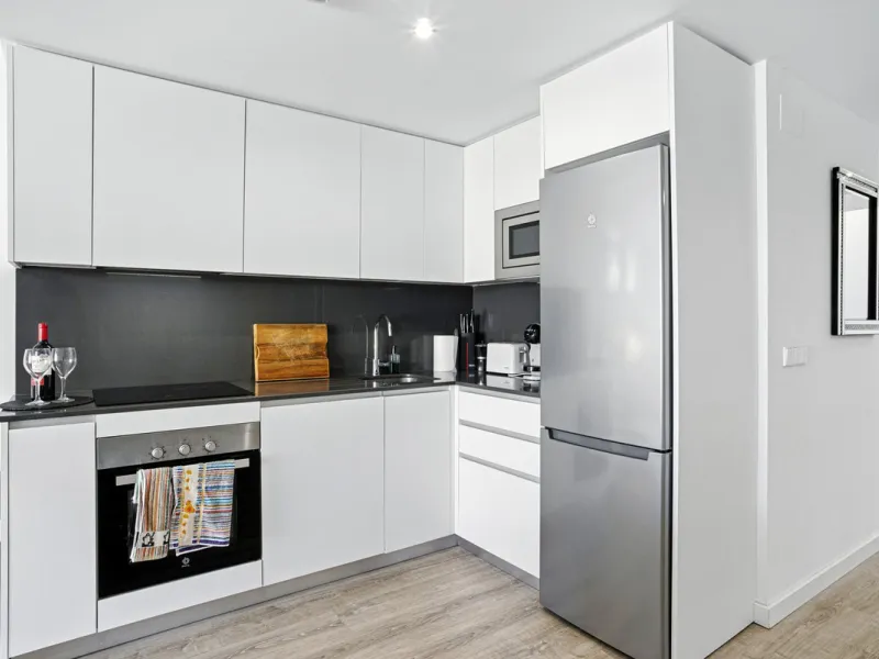 Modern 2-Bedroom Ground Floor Apartment with Sea Views in Estepona
