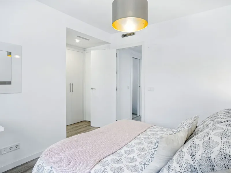Modern 2-Bedroom Ground Floor Apartment with Sea Views in Estepona