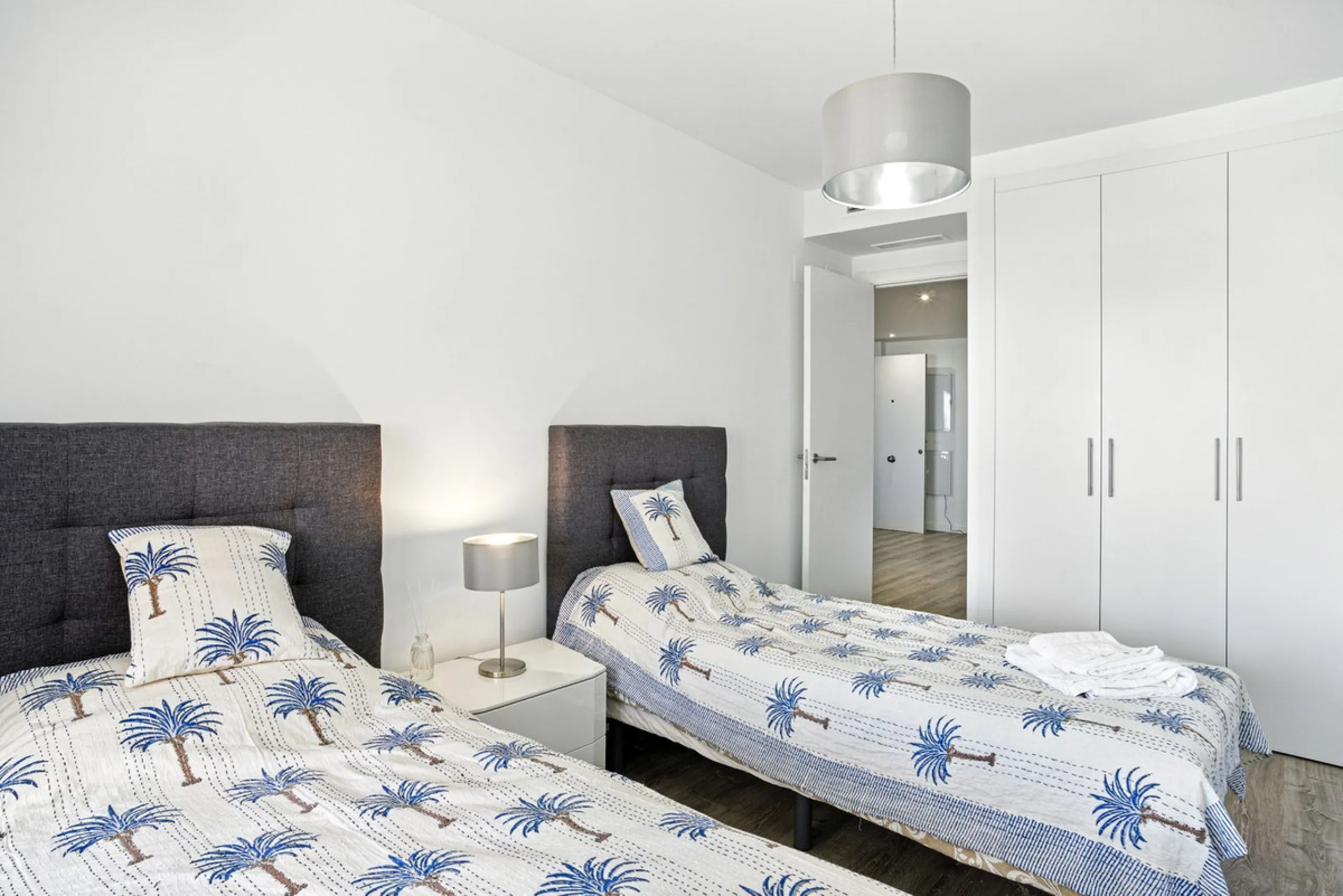 Modern 2-Bedroom Ground Floor Apartment with Sea Views in Estepona