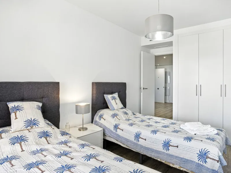 Modern 2-Bedroom Ground Floor Apartment with Sea Views in Estepona