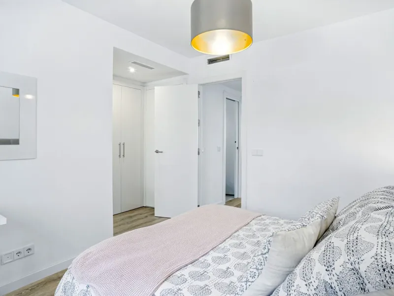 Modern 2-Bedroom Ground Floor Apartment with Sea Views in Estepona