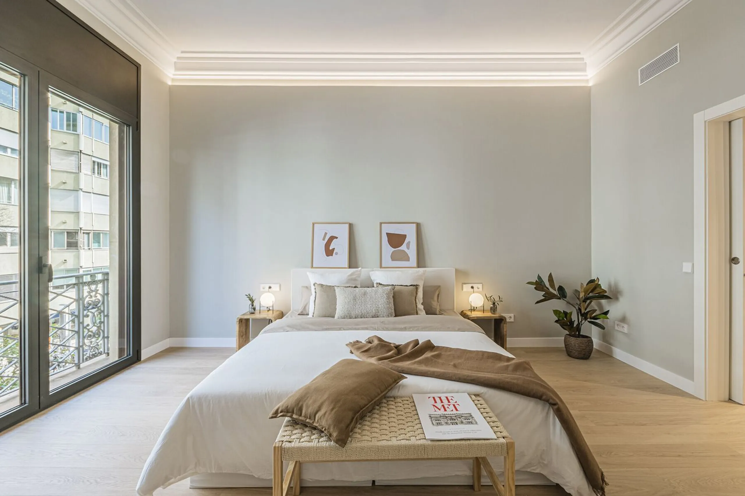 Luxury Renovated Apartment with Four Suites in Sant Gervasi-Galvany, Barcelona