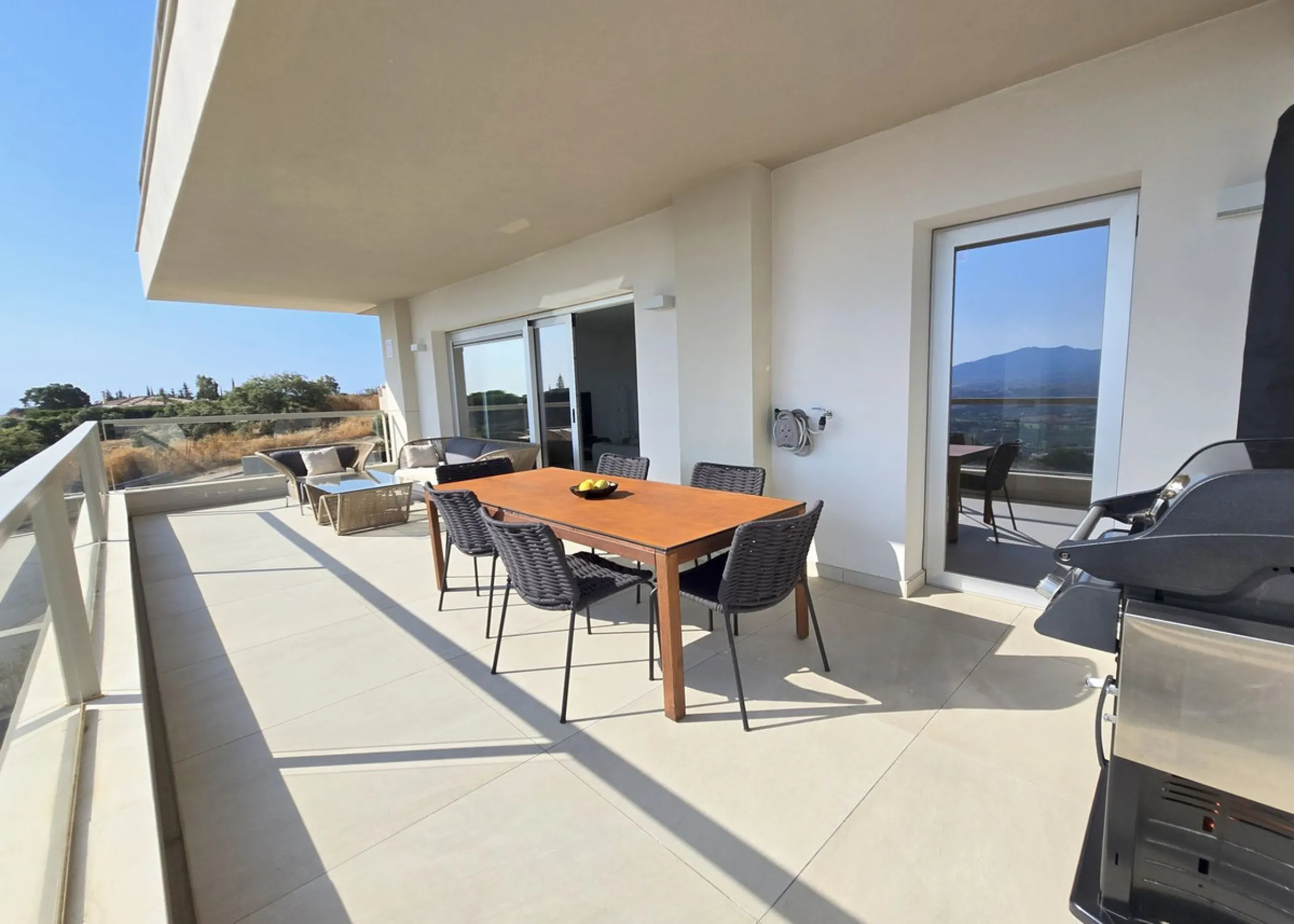 Stylish 3-Bed Corner Apartment with Panoramic Views in La Cala Golf