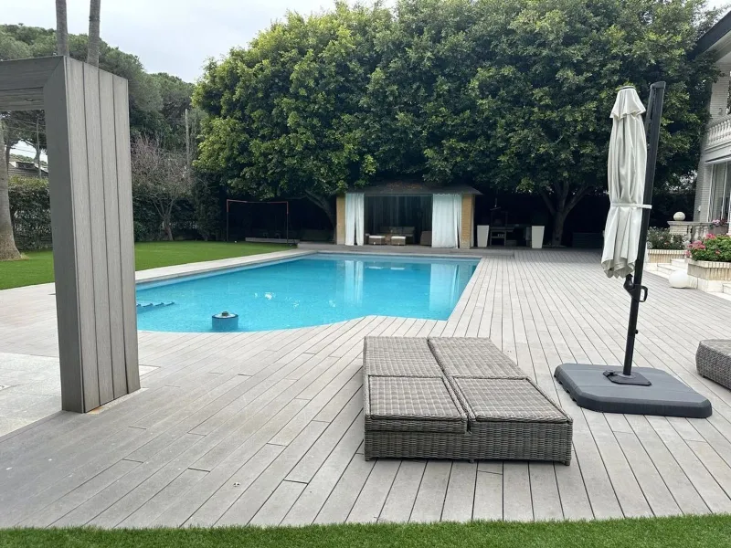Exclusive contemporary villa near the sea in La Pineda, Castelldefels