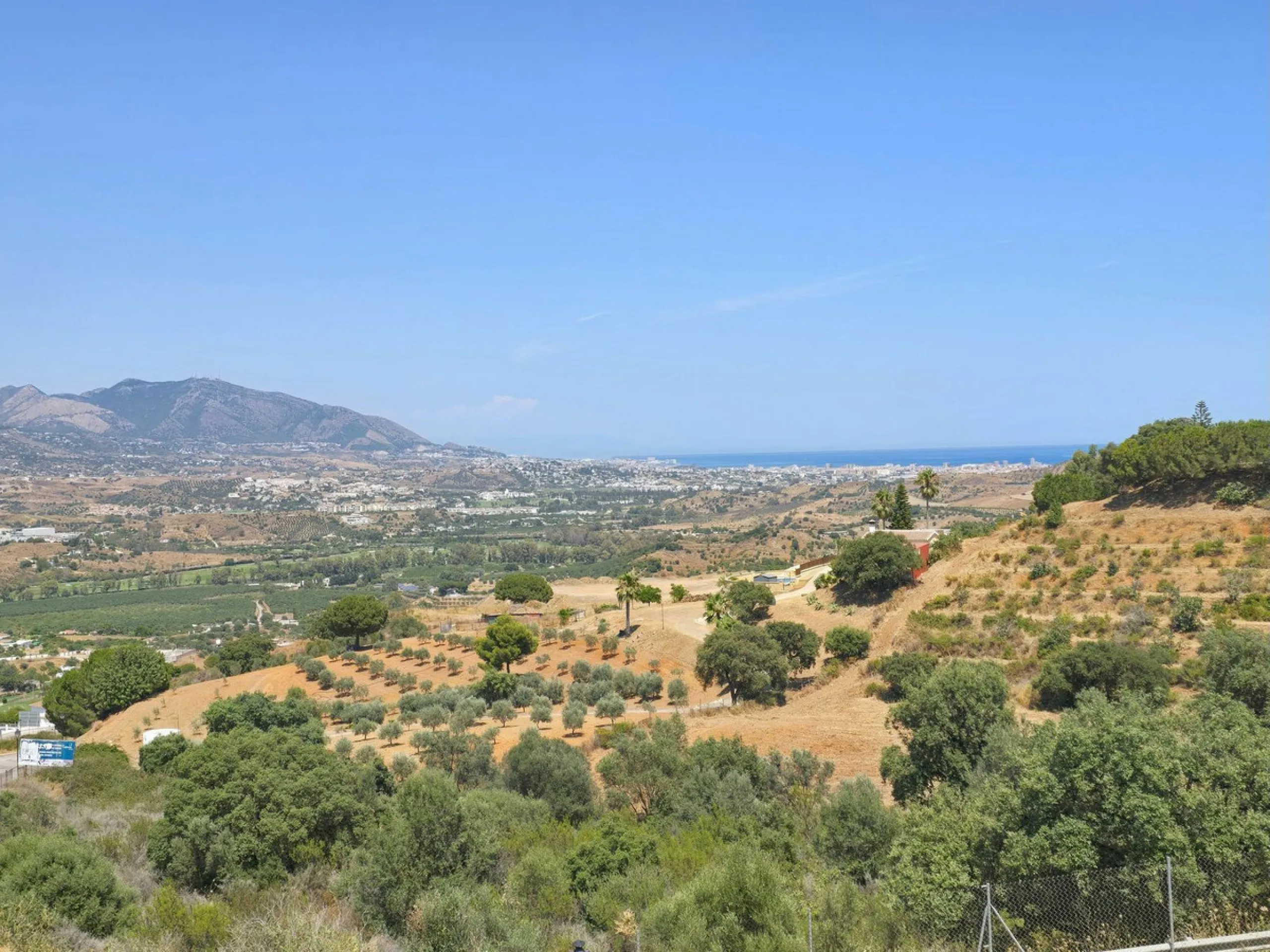 Stylish 3-Bed Corner Apartment with Panoramic Views in La Cala Golf