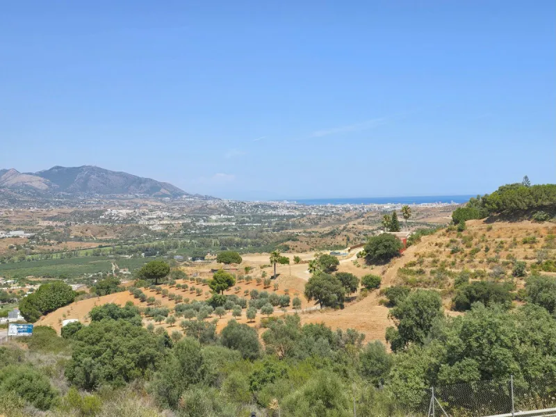 Stylish 3-Bed Corner Apartment with Panoramic Views in La Cala Golf