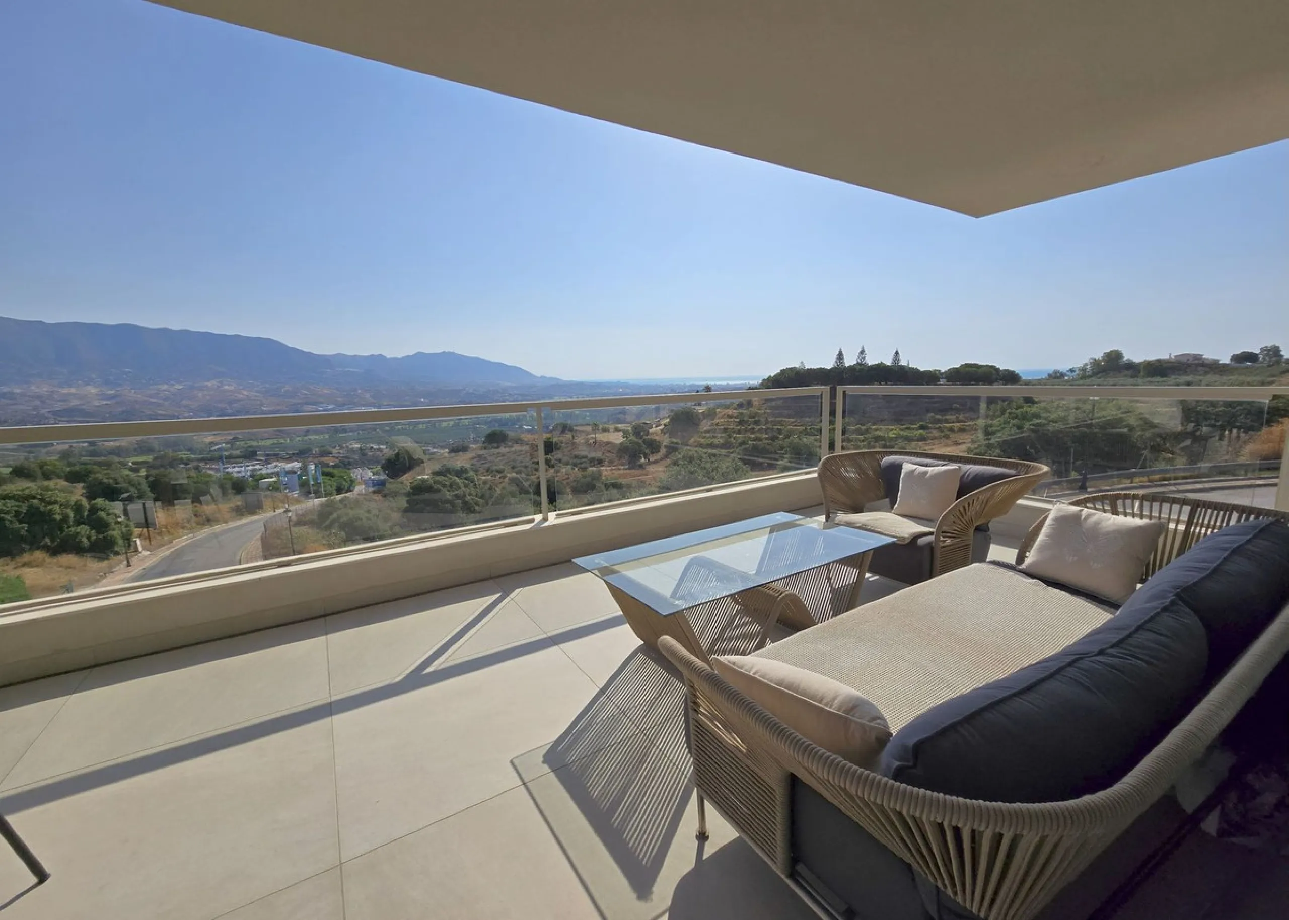 Stylish 3-Bed Corner Apartment with Panoramic Views in La Cala Golf