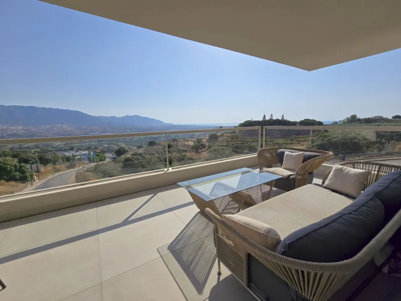 Stylish 3-Bed Corner Apartment with Panoramic Views in La Cala Golf