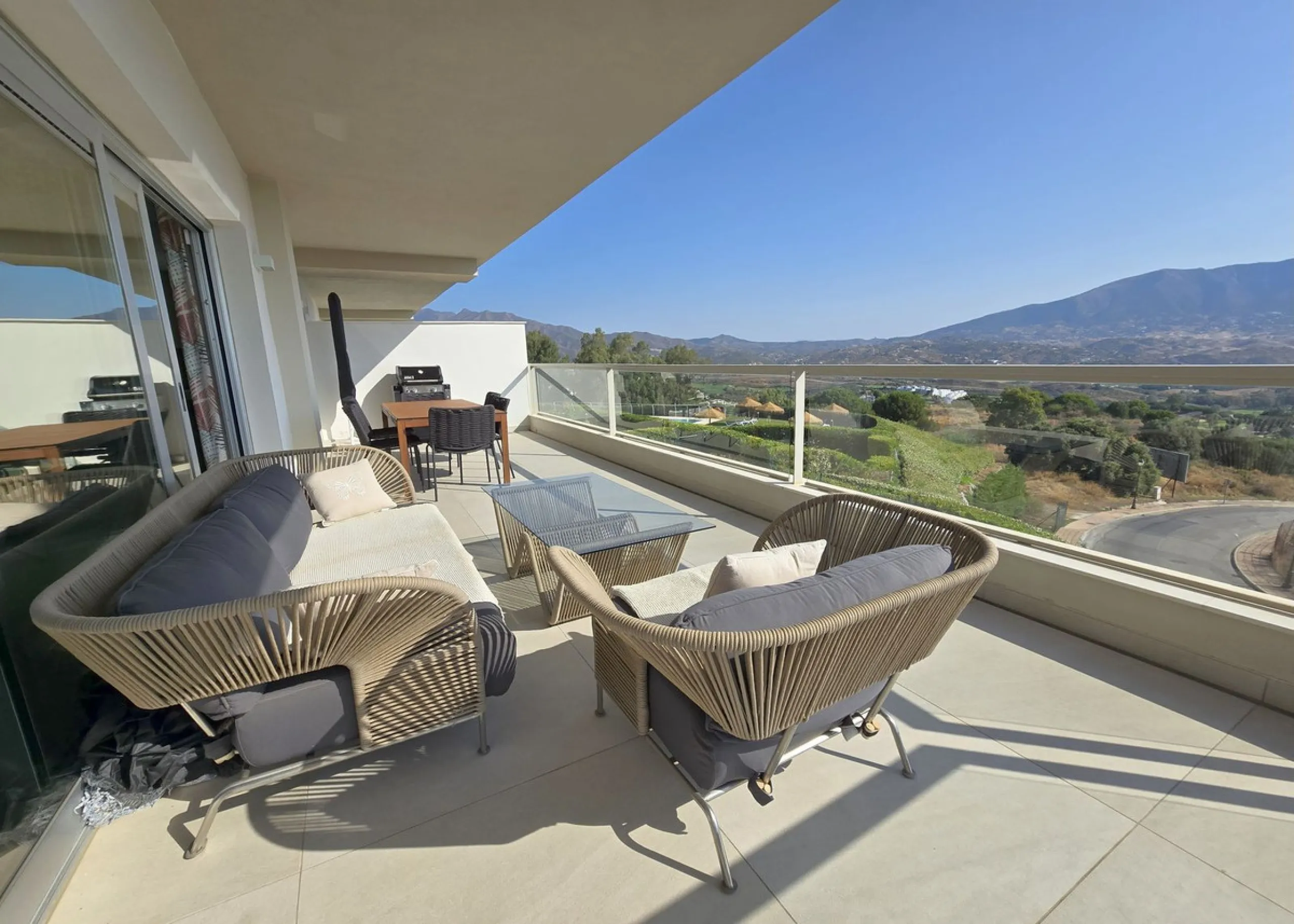 Stylish 3-Bed Corner Apartment with Panoramic Views in La Cala Golf