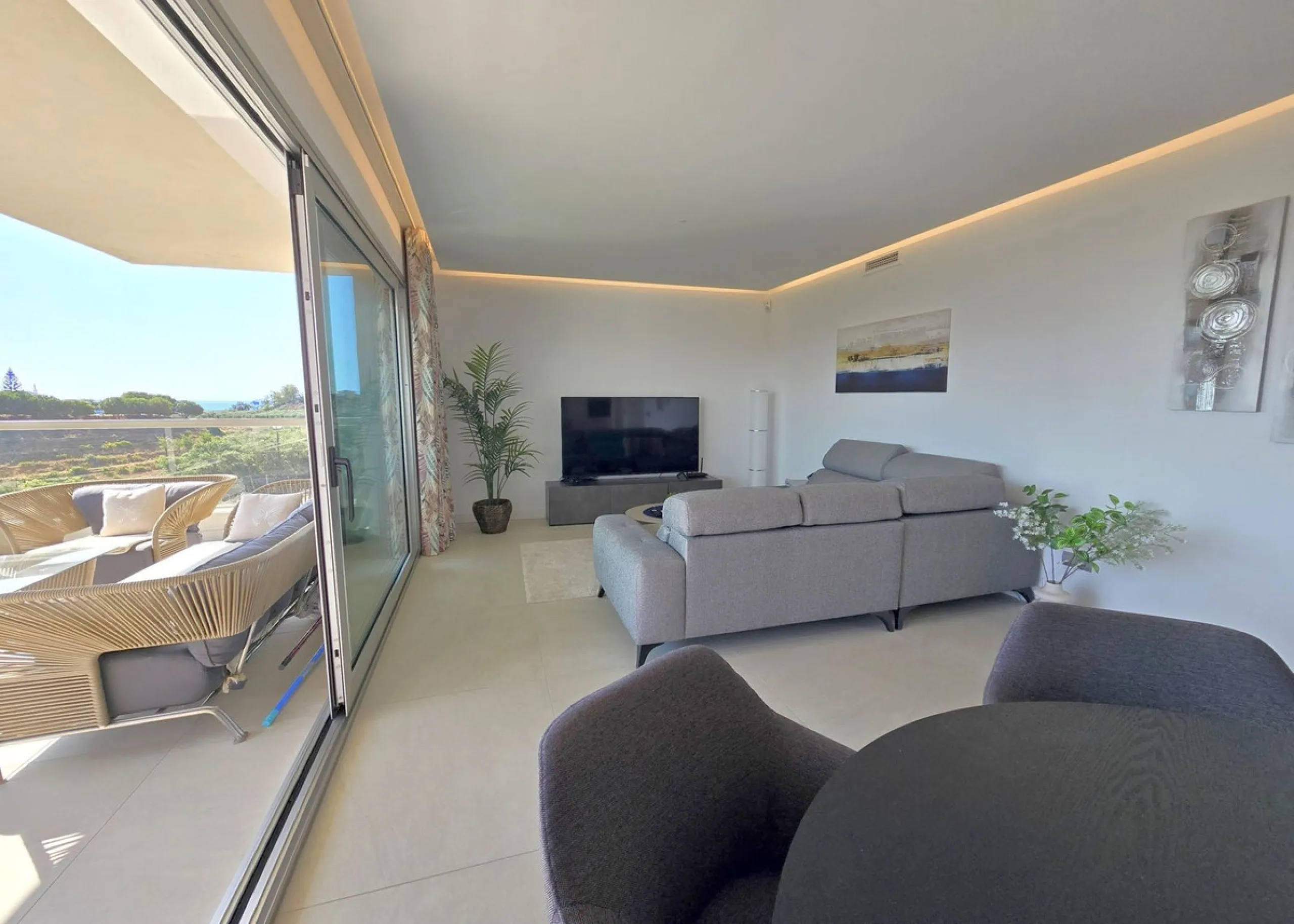 Stylish 3-Bed Corner Apartment with Panoramic Views in La Cala Golf
