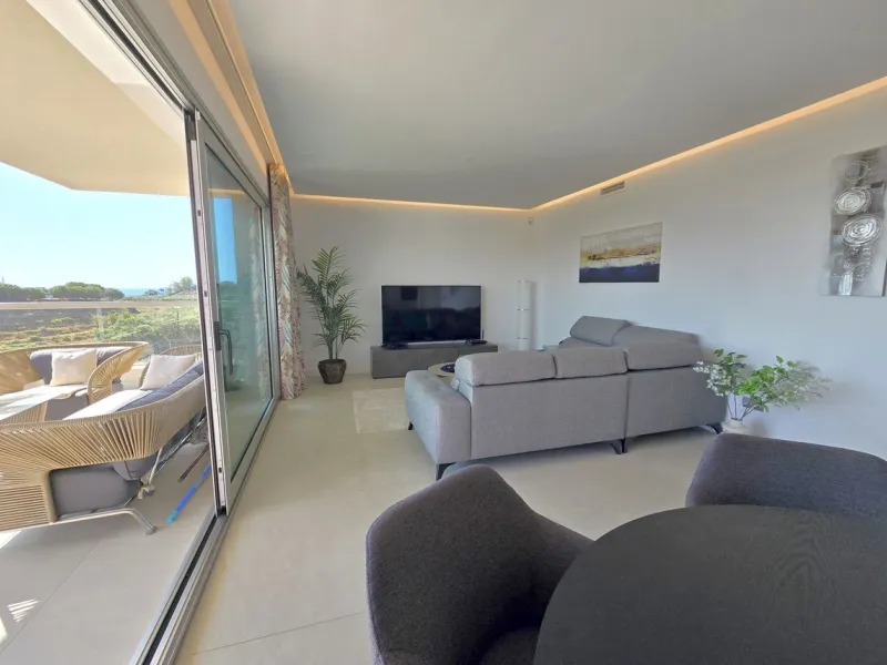 Stylish 3-Bed Corner Apartment with Panoramic Views in La Cala Golf