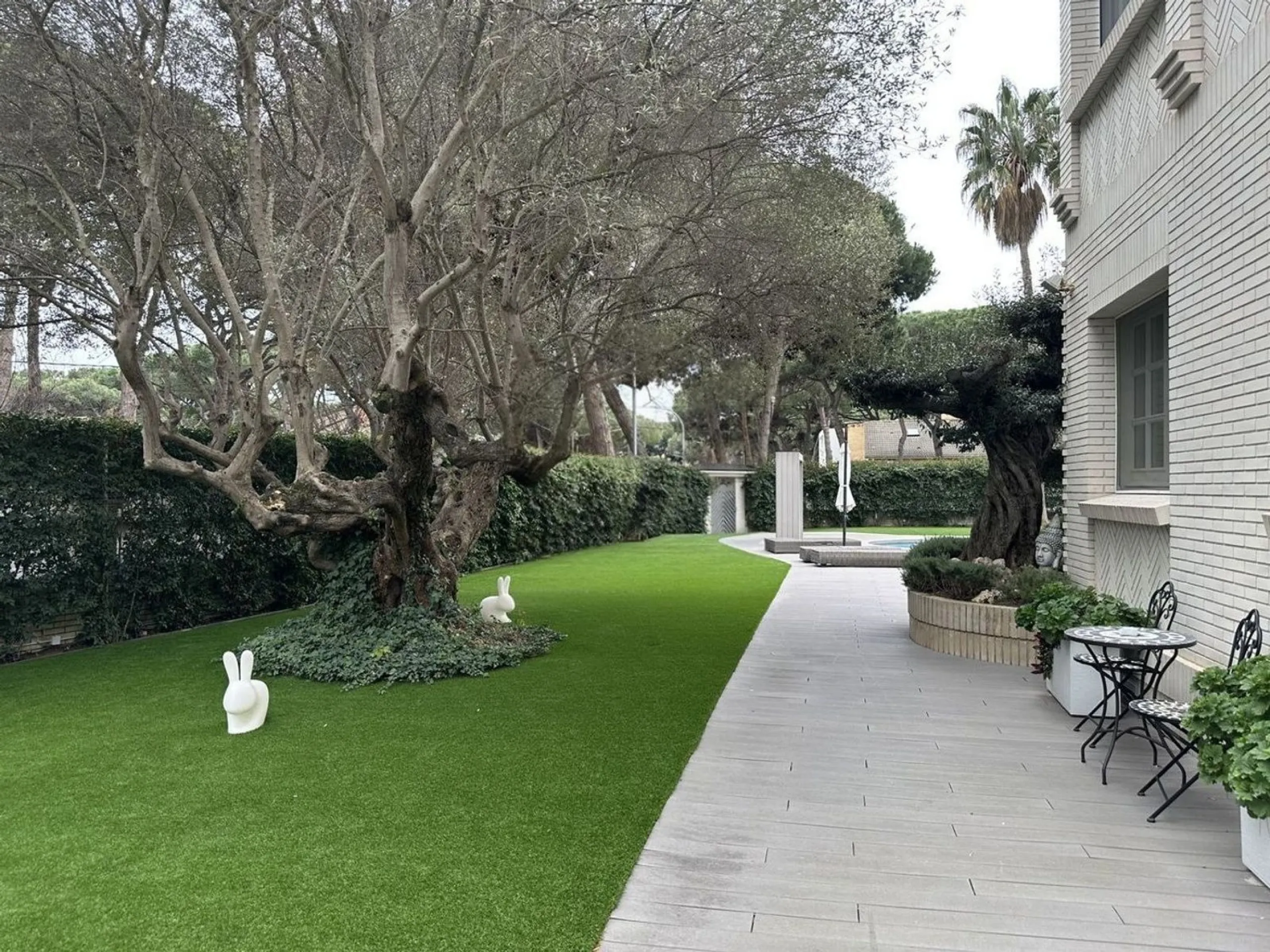 Exclusive contemporary villa near the sea in La Pineda, Castelldefels