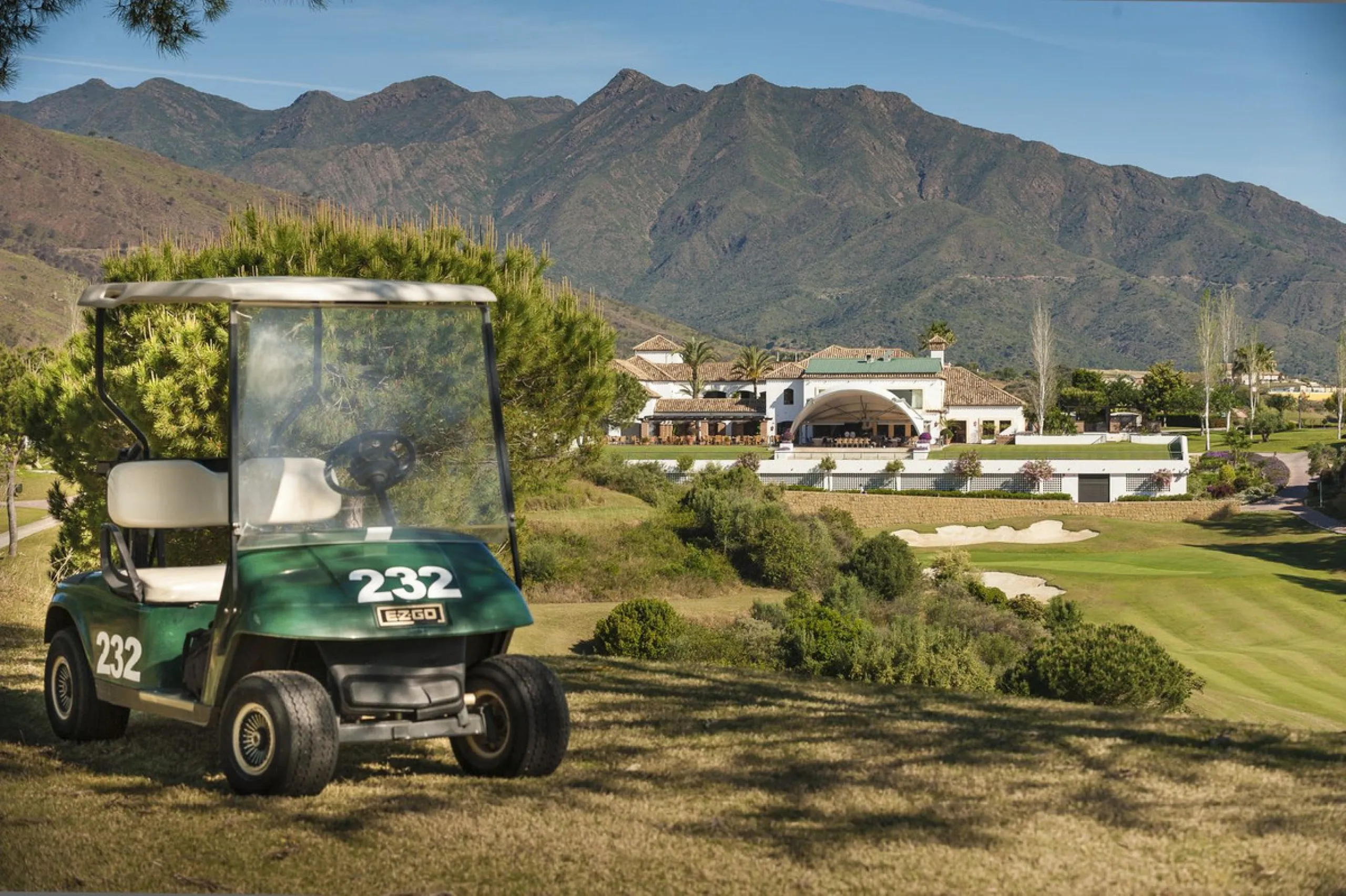 Stylish 3-Bed Corner Apartment with Panoramic Views in La Cala Golf