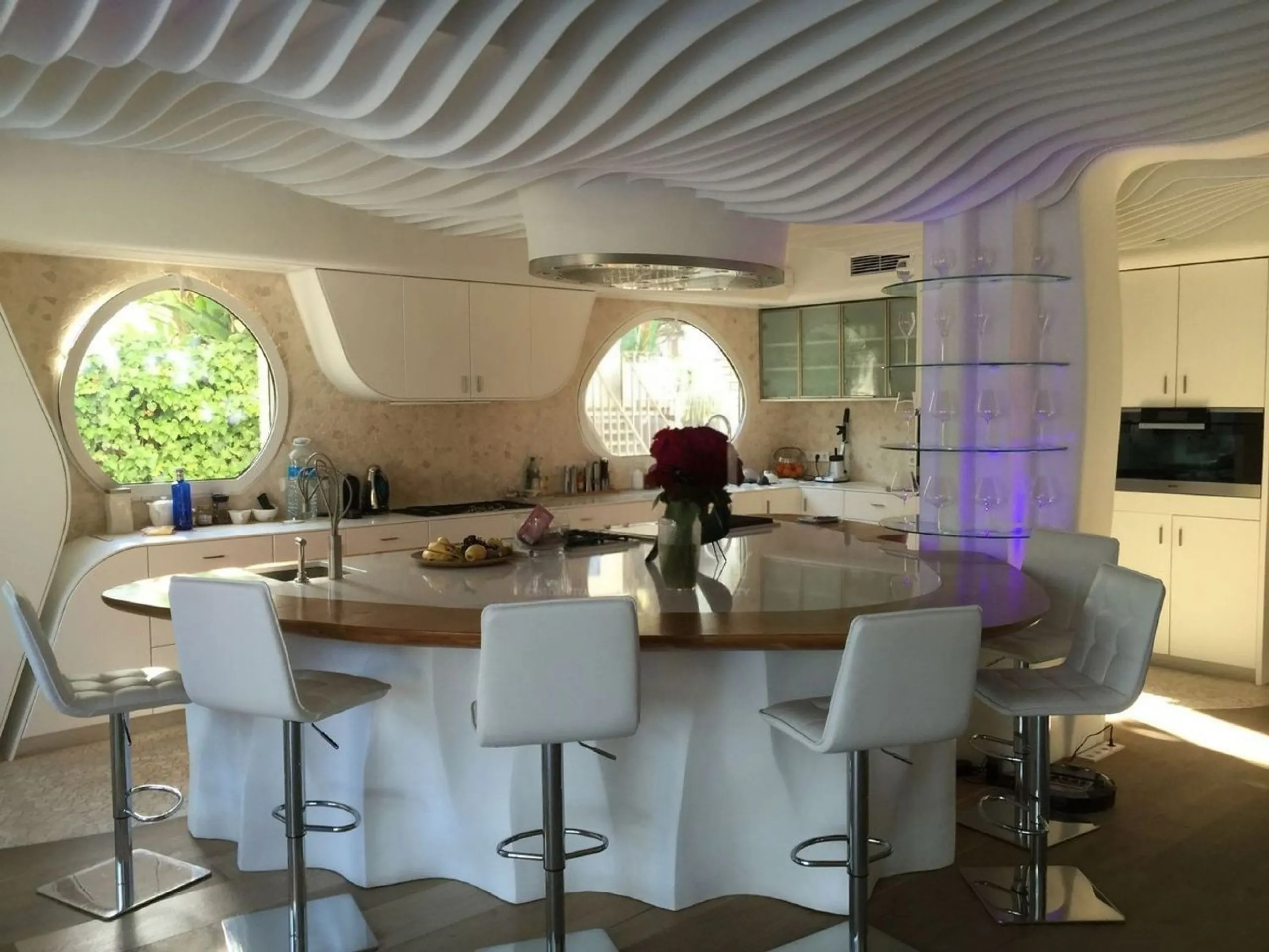 Exclusive contemporary villa near the sea in La Pineda, Castelldefels