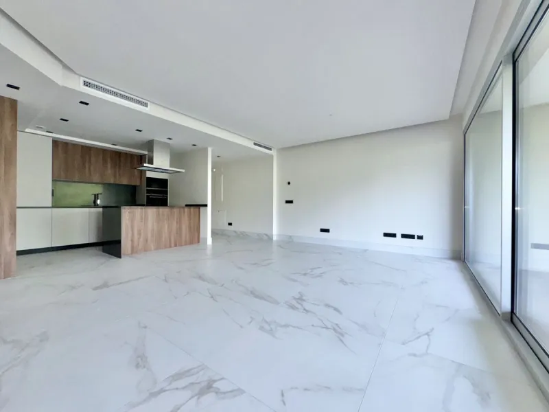This apartment is located in the brand-new urban development MARE in San Pedro de Alcántara (Marbella). The apartment is new and unfurnished.