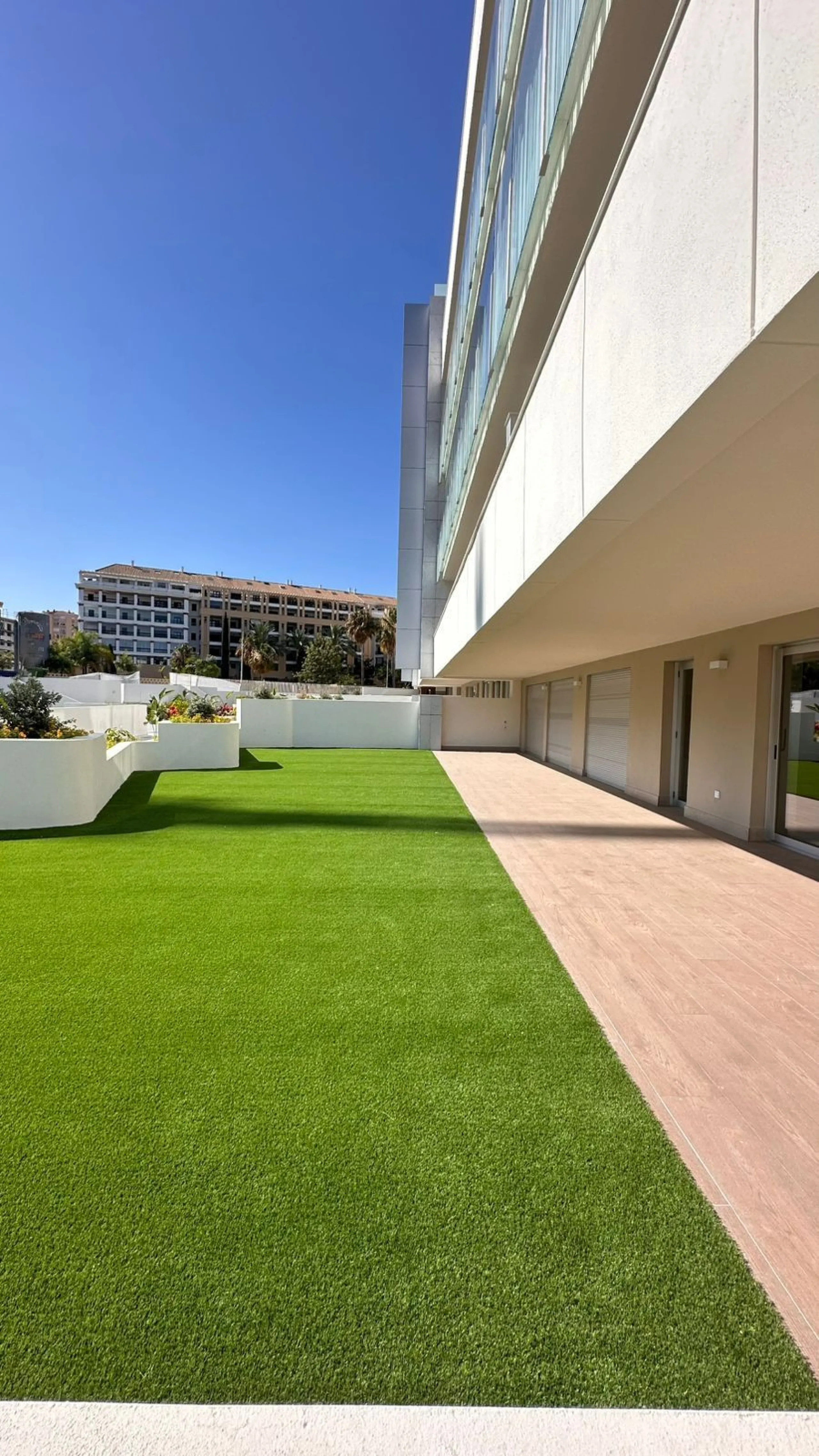 This apartment is located in the brand-new urban development MARE in San Pedro de Alcántara (Marbella). The apartment is new and unfurnished.