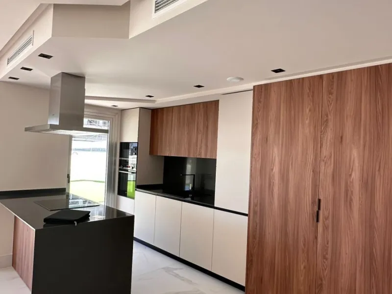 This apartment is located in the brand-new urban development MARE in San Pedro de Alcántara (Marbella). The apartment is new and unfurnished.