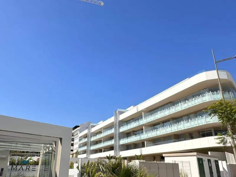 This apartment is located in the brand-new urban development MARE in San Pedro de Alcántara (Marbella). The apartment is new and unfurnished.
