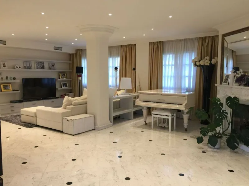 Exclusive contemporary villa near the sea in La Pineda, Castelldefels