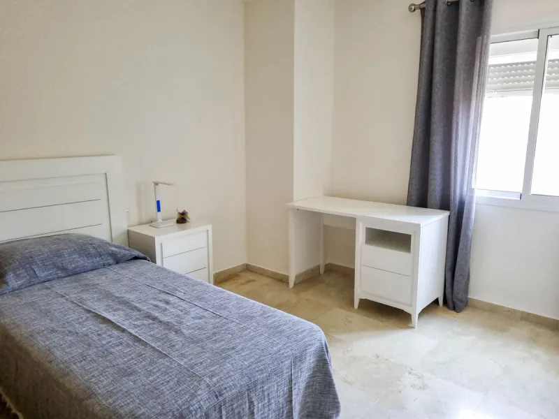 Discover this charming 3-bedroom townhouse located in Marina de Casares, one of the most pleasant and peaceful residential areas of Casares Playa. With a built area of 127 m² and an additional 91 m² of terraces, this home offers space, functionality, and 