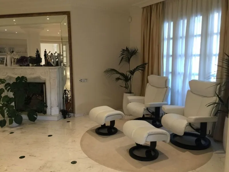 Exclusive contemporary villa near the sea in La Pineda, Castelldefels