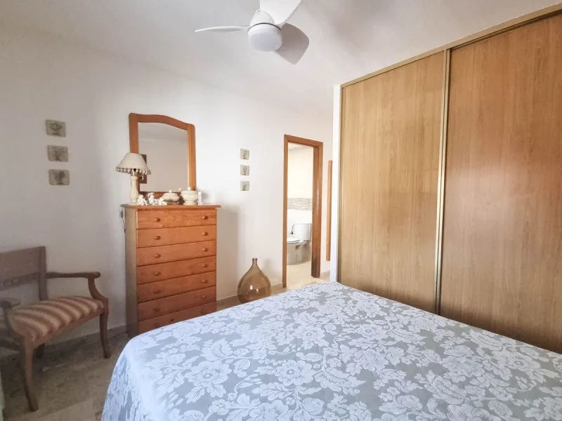 Discover this charming 3-bedroom townhouse located in Marina de Casares, one of the most pleasant and peaceful residential areas of Casares Playa. With a built area of 127 m² and an additional 91 m² of terraces, this home offers space, functionality, and 