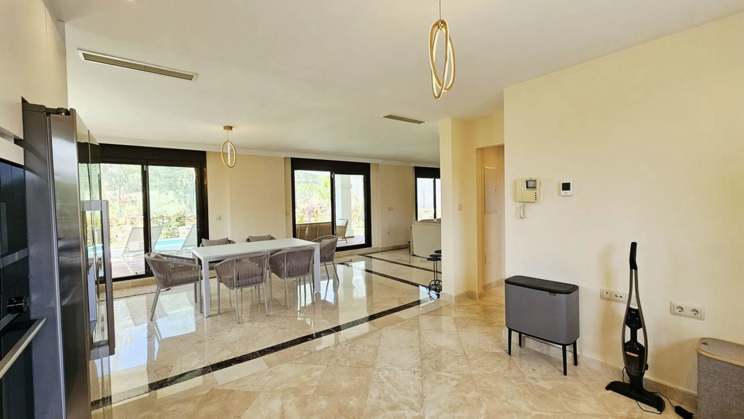 Exclusive villa in Azata Golf, Estepona – Spacious, bright and with private pool!!