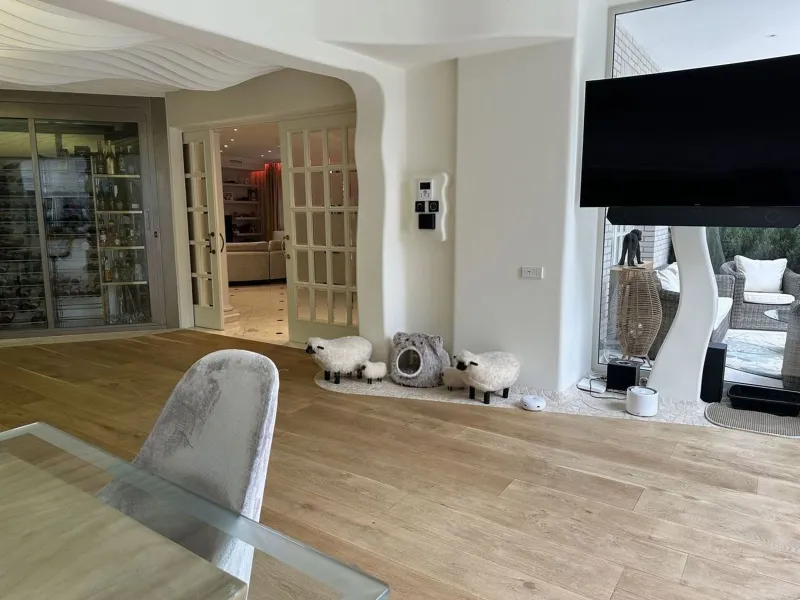 Exclusive contemporary villa near the sea in La Pineda, Castelldefels